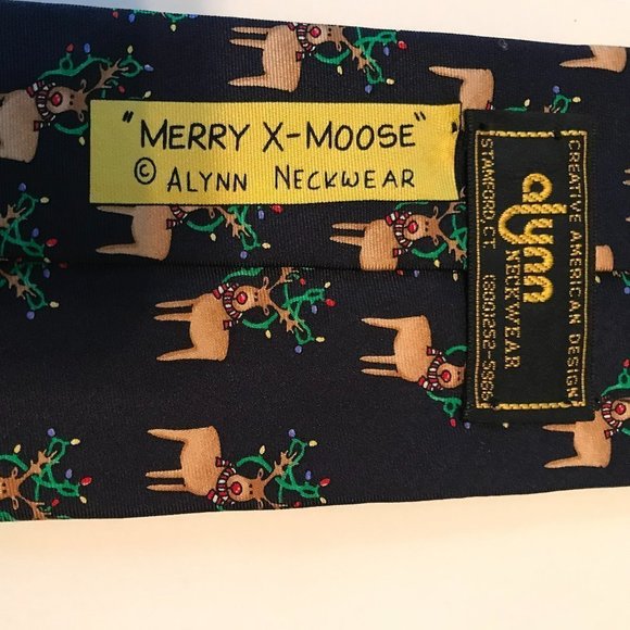 Alynn (Creative American Design) "Merry X-Moose" 100% Silk Tie - Picture 4 of 5